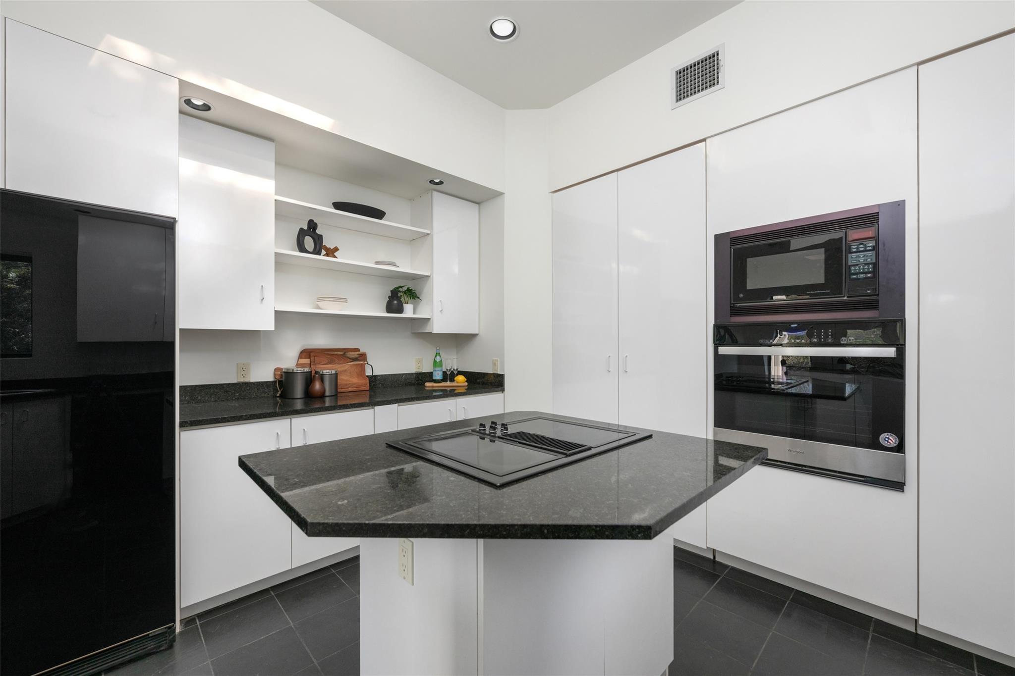 8404 Lone Mesa, Austin, TX 78759