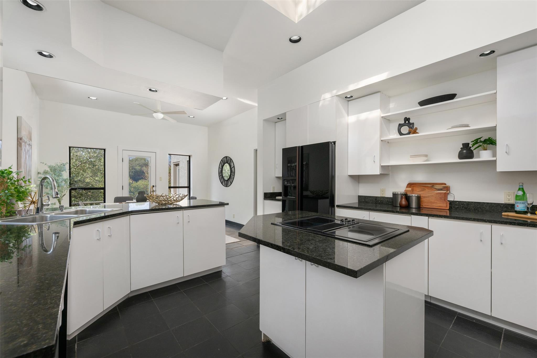 8404 Lone Mesa, Austin, TX 78759