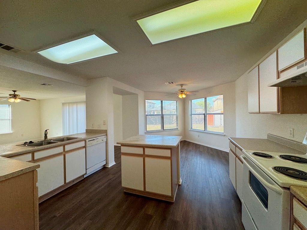 2013 Rim Rock Dr, Leander, TX 78641