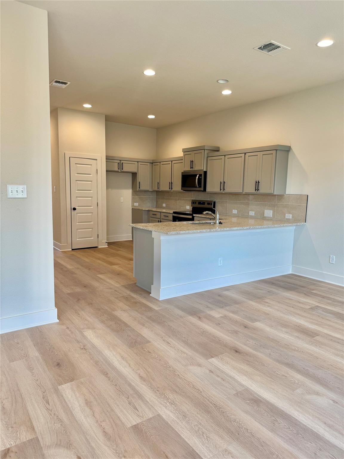 100 Zayd Ct # A, Jarrell, TX 76537