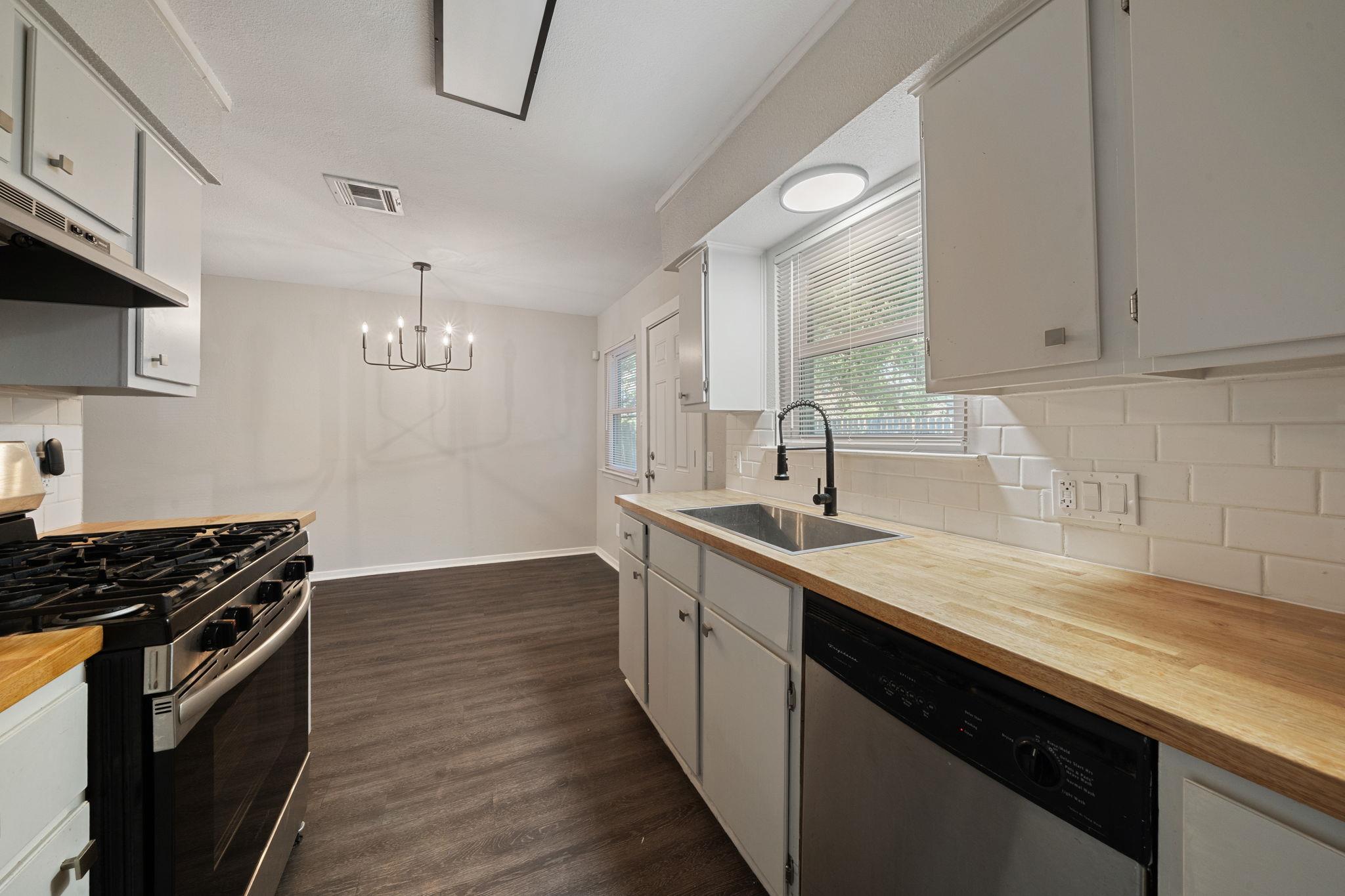 1810 Mearns Meadow Blvd, Austin, TX 78758