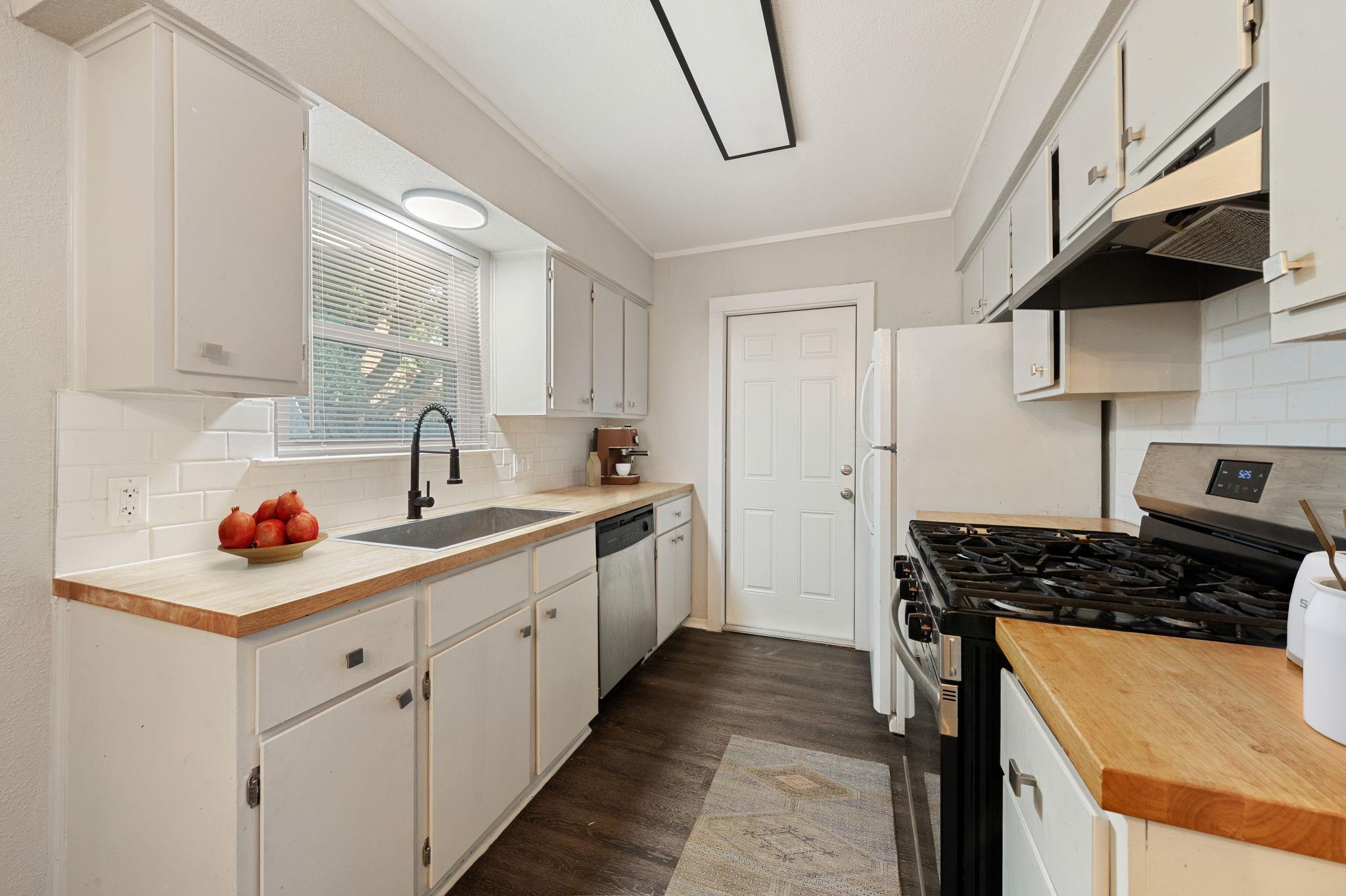 1810 Mearns Meadow Blvd, Austin, TX 78758