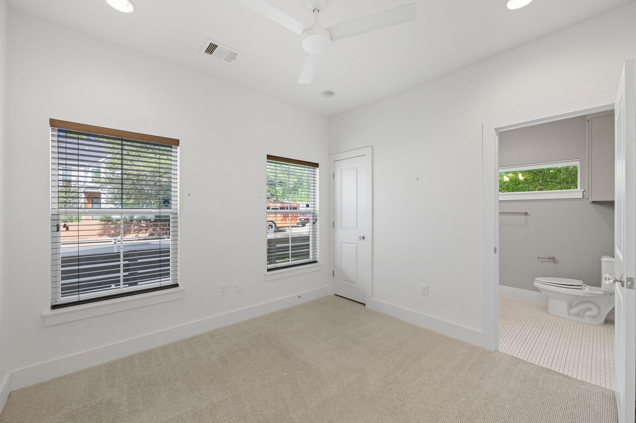 1010 Muse Ln # 15, Austin, TX 78702