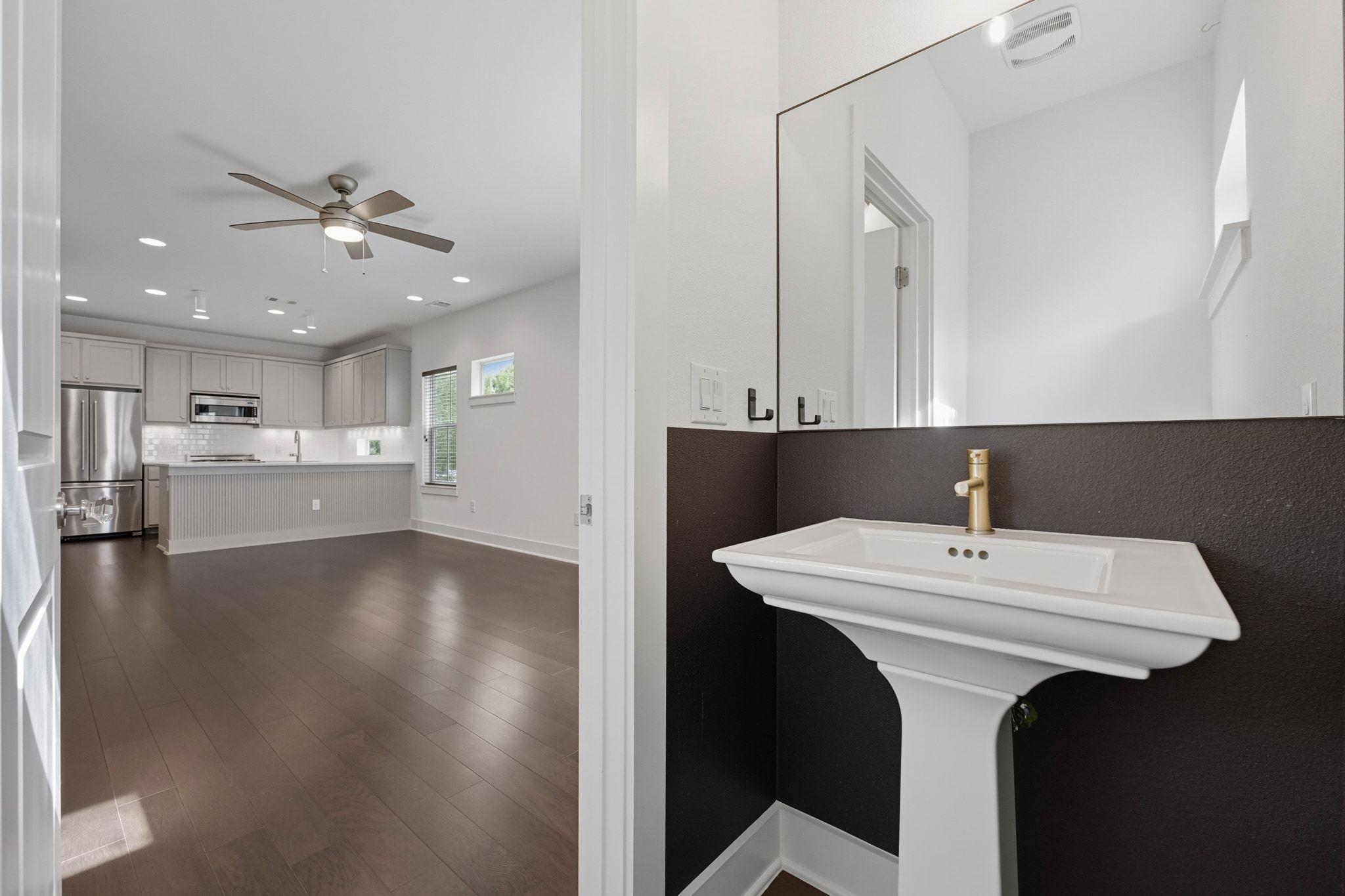 1010 Muse Ln # 15, Austin, TX 78702