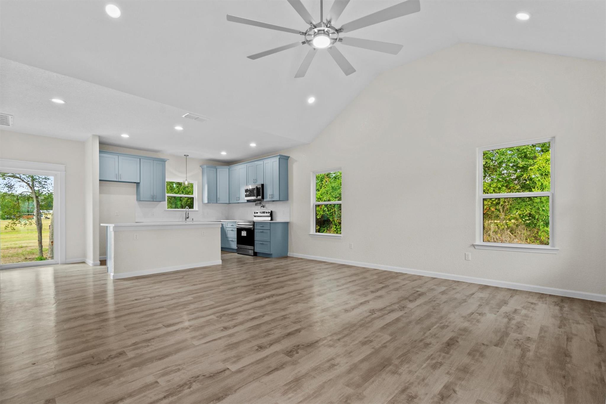 408 Griffin St, Luling, TX 78648