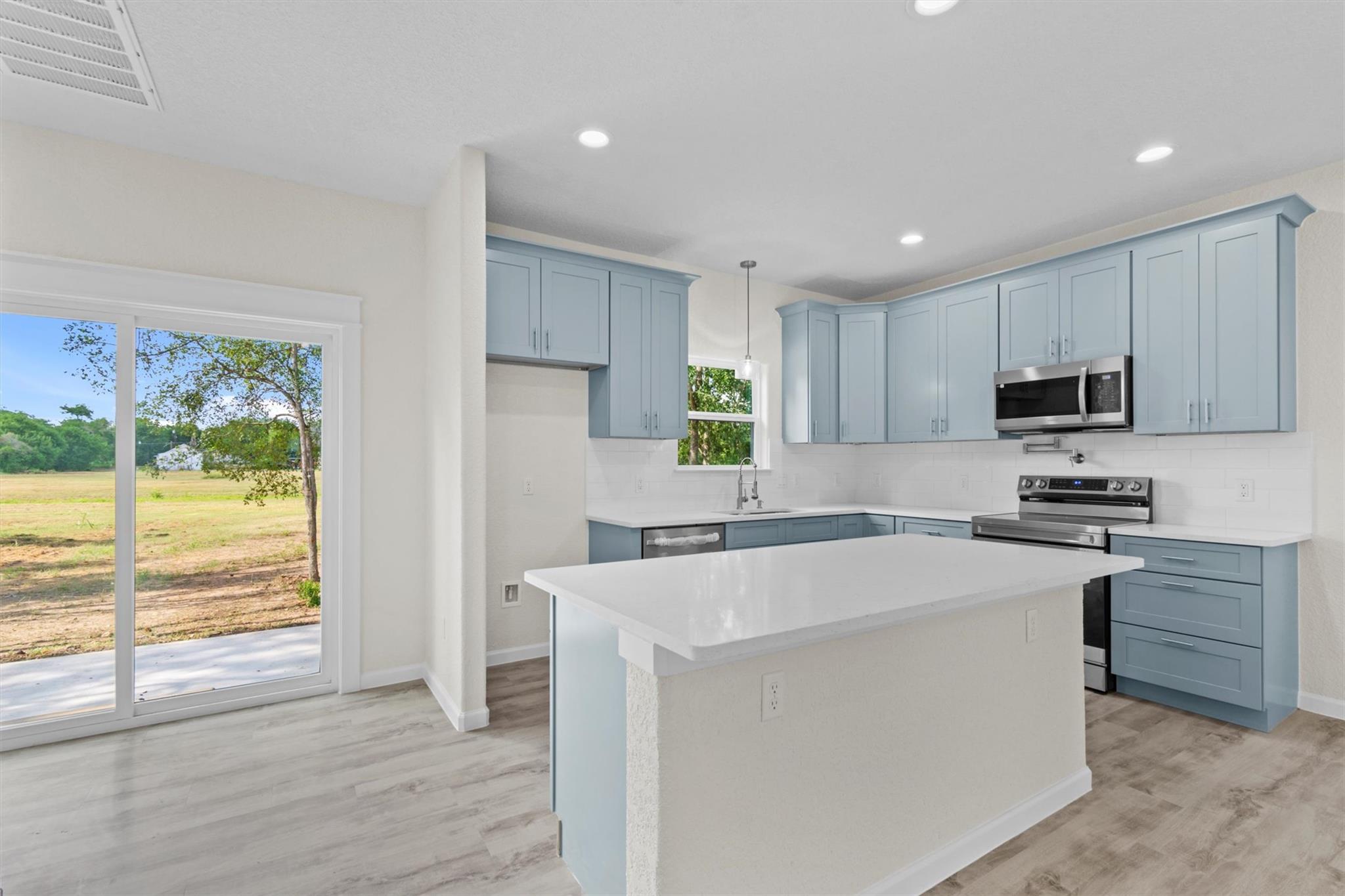 408 Griffin St, Luling, TX 78648