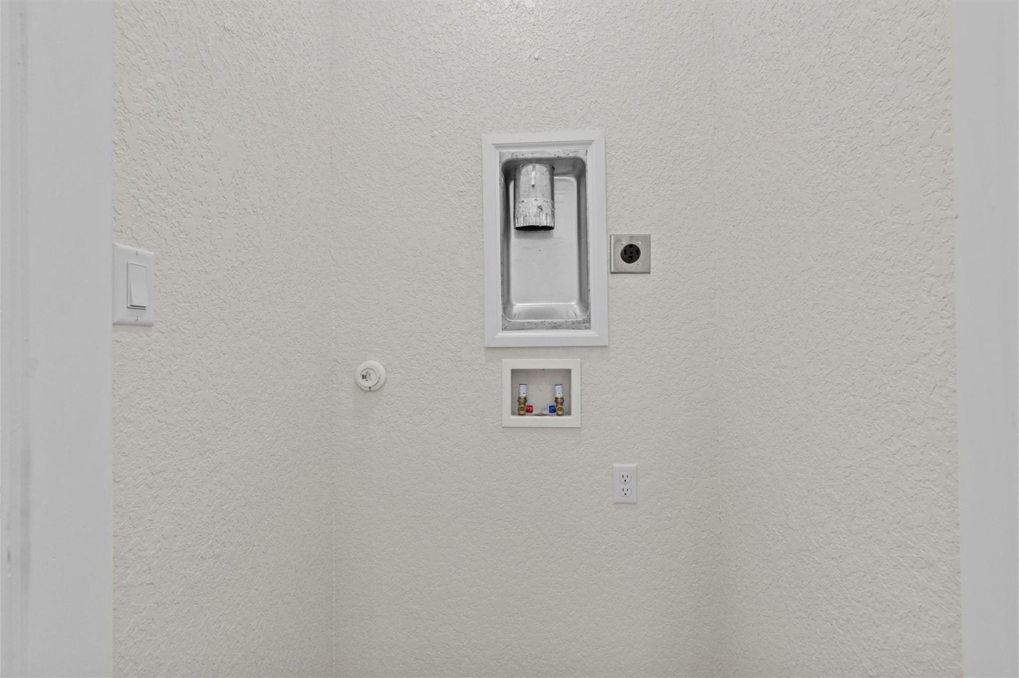 408 Griffin St, Luling, TX 78648