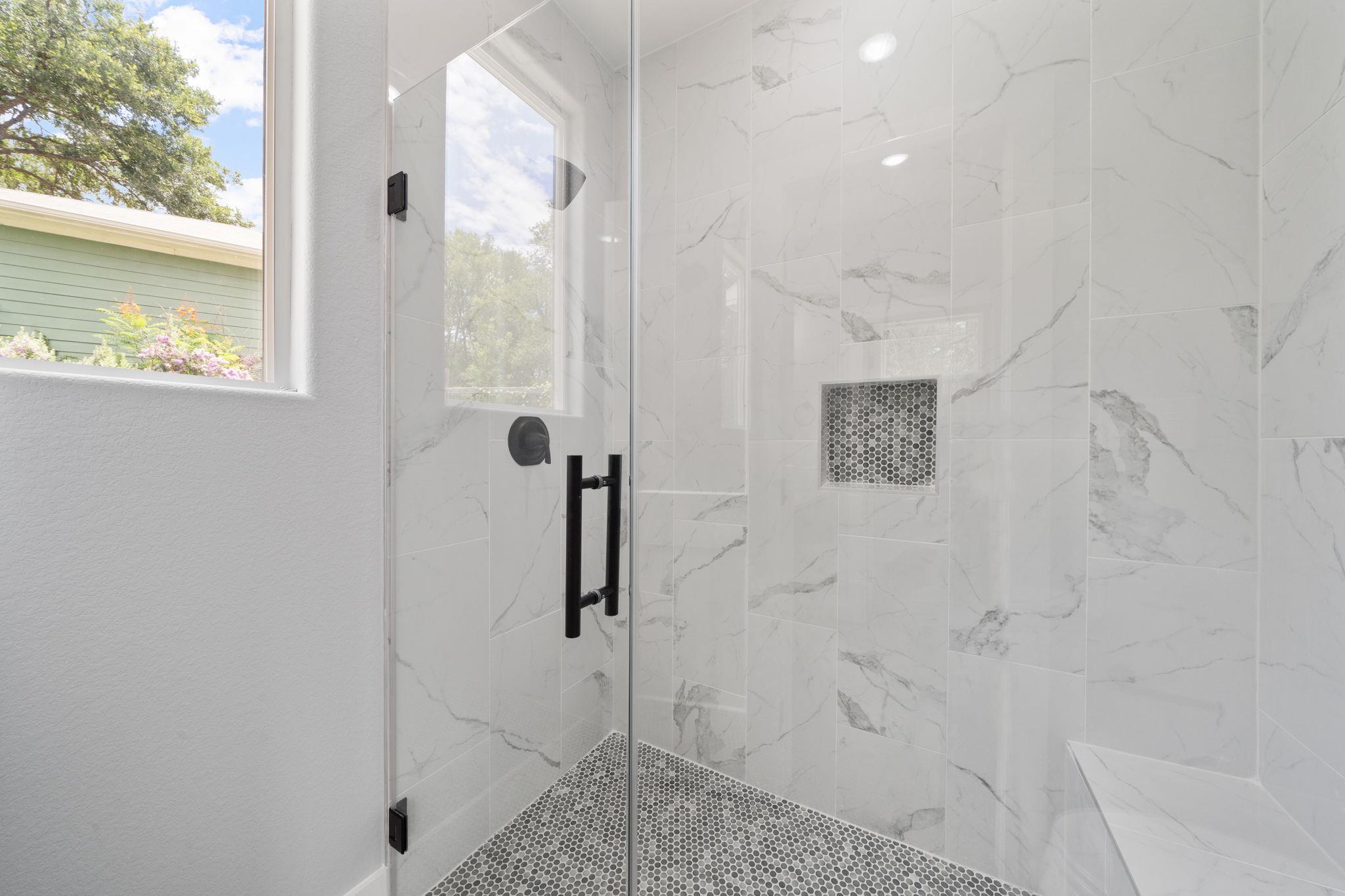 106 Halawa Ct, Bastrop, TX 78602