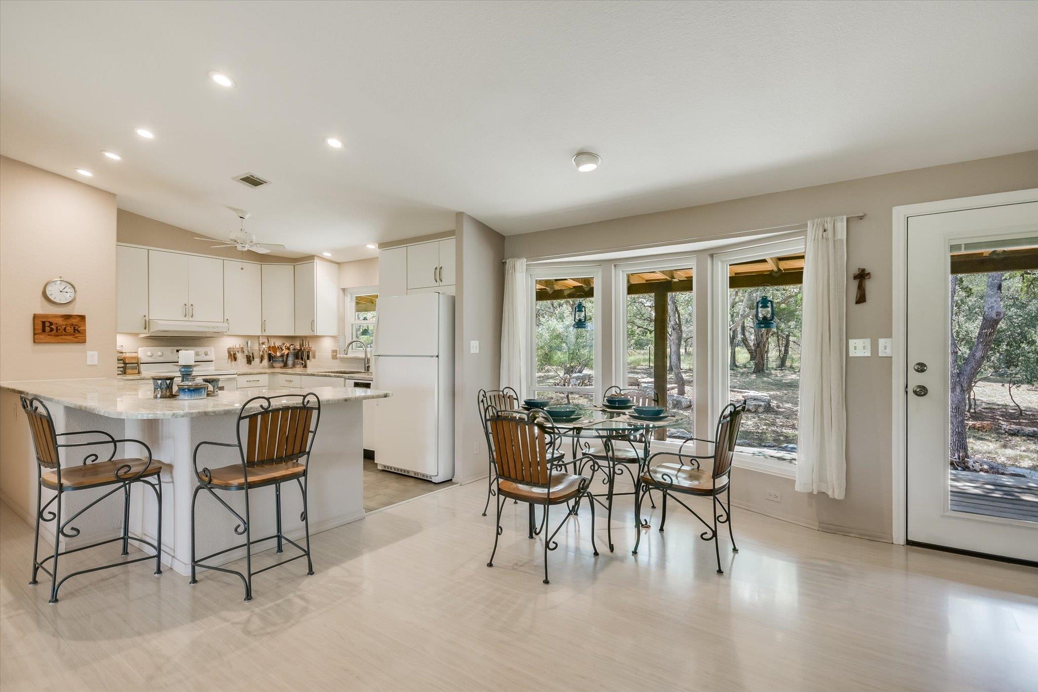 900 LONGHORN Trl, Wimberley, TX 78676