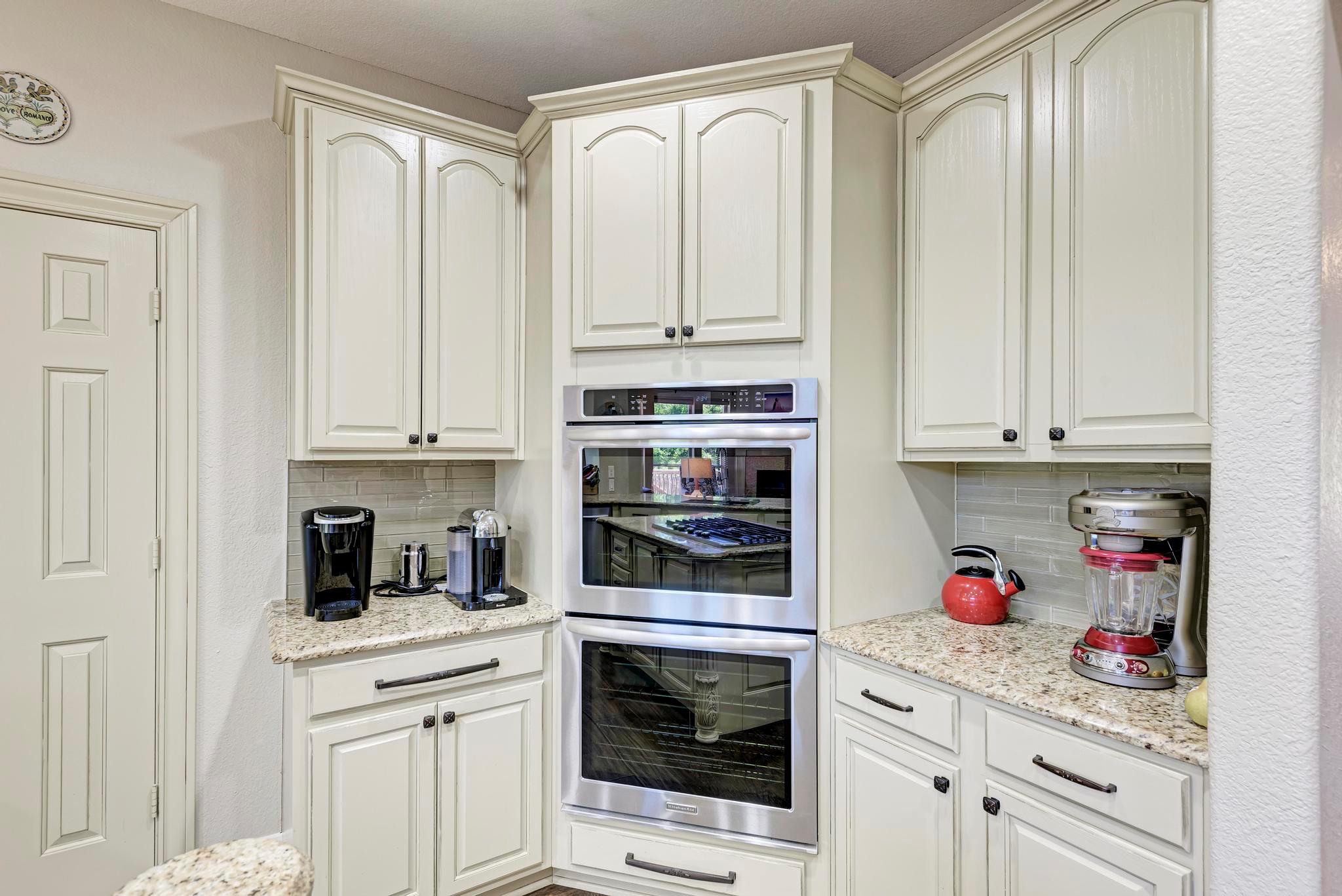 8236 Phantom Canyon Dr, Austin, TX 78726