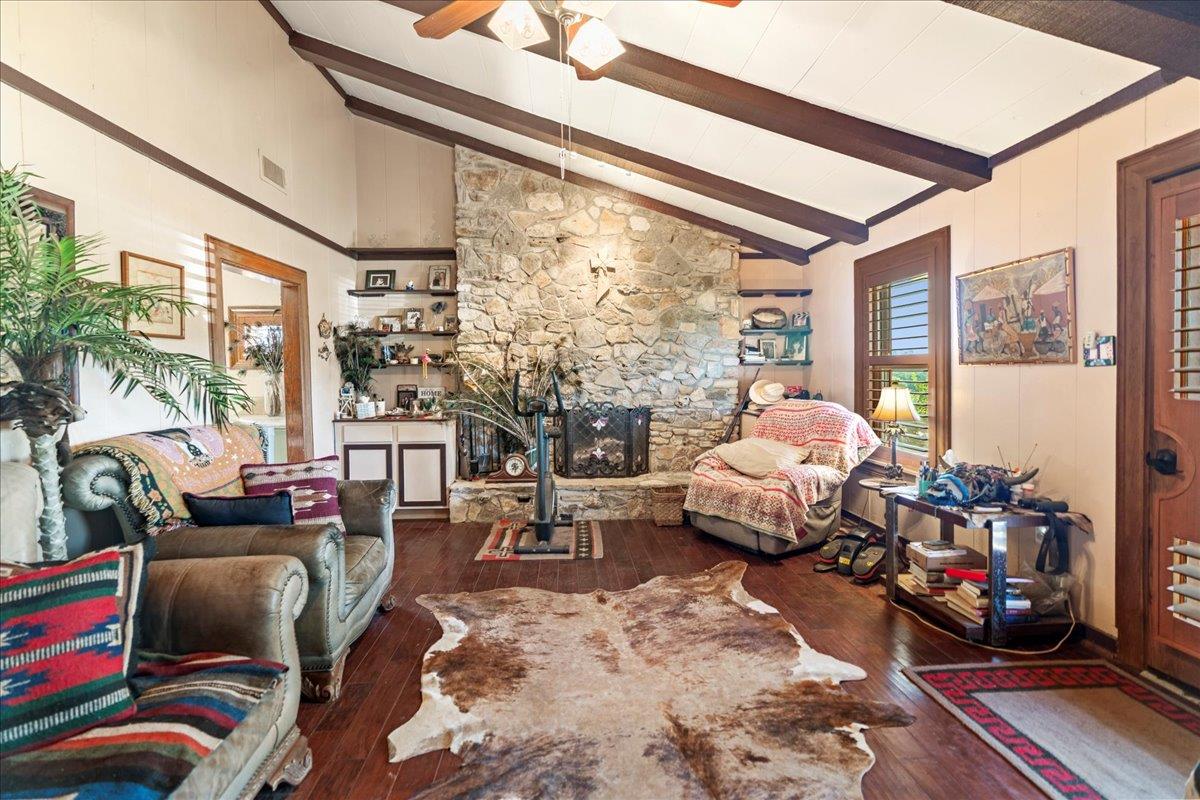 2501 LONE MAN MOUNTAIN Rd, Wimberley, TX 78676