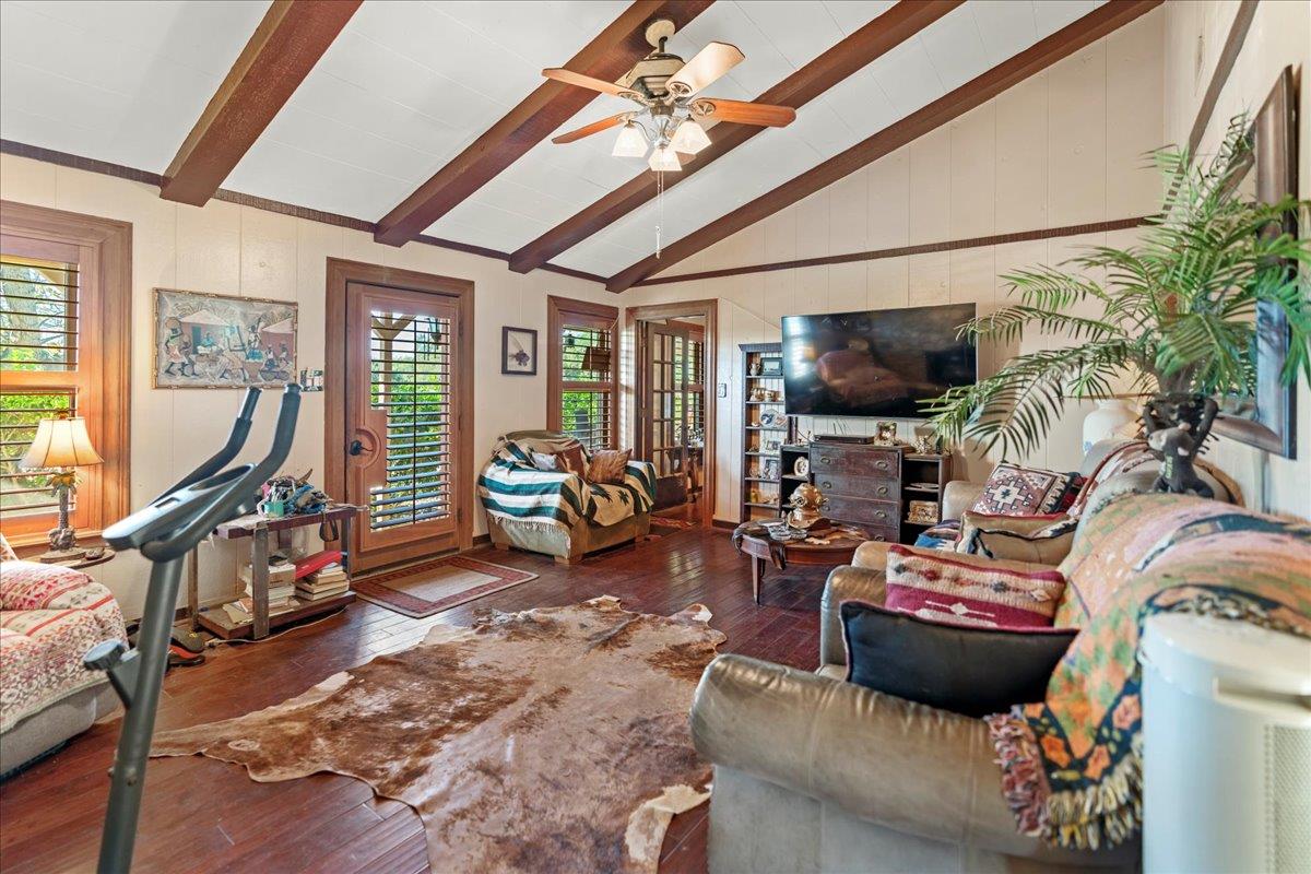 2501 LONE MAN MOUNTAIN Rd, Wimberley, TX 78676