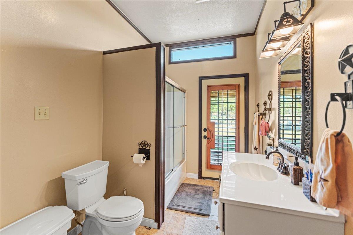 2501 LONE MAN MOUNTAIN Rd, Wimberley, TX 78676