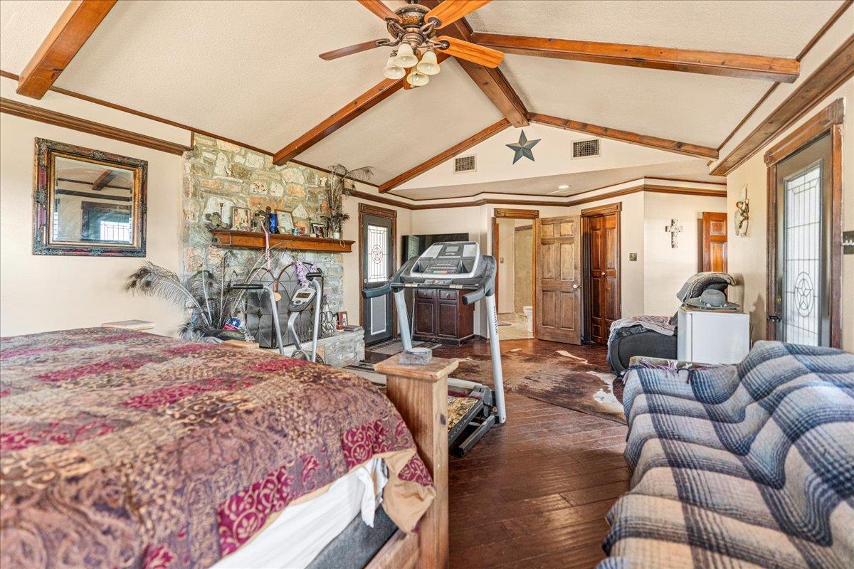 2501 LONE MAN MOUNTAIN Rd, Wimberley, TX 78676