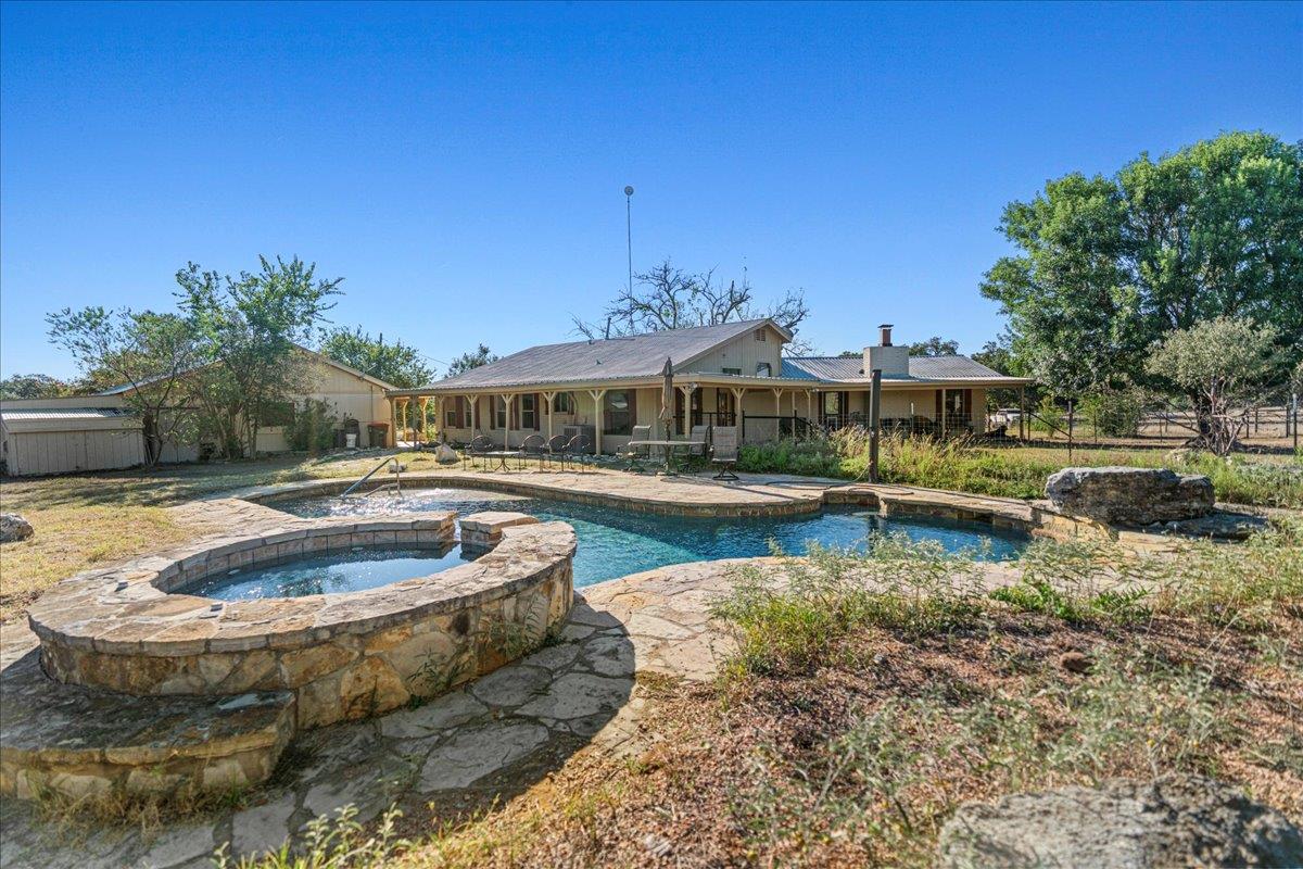 2501 LONE MAN MOUNTAIN Rd, Wimberley, TX 78676