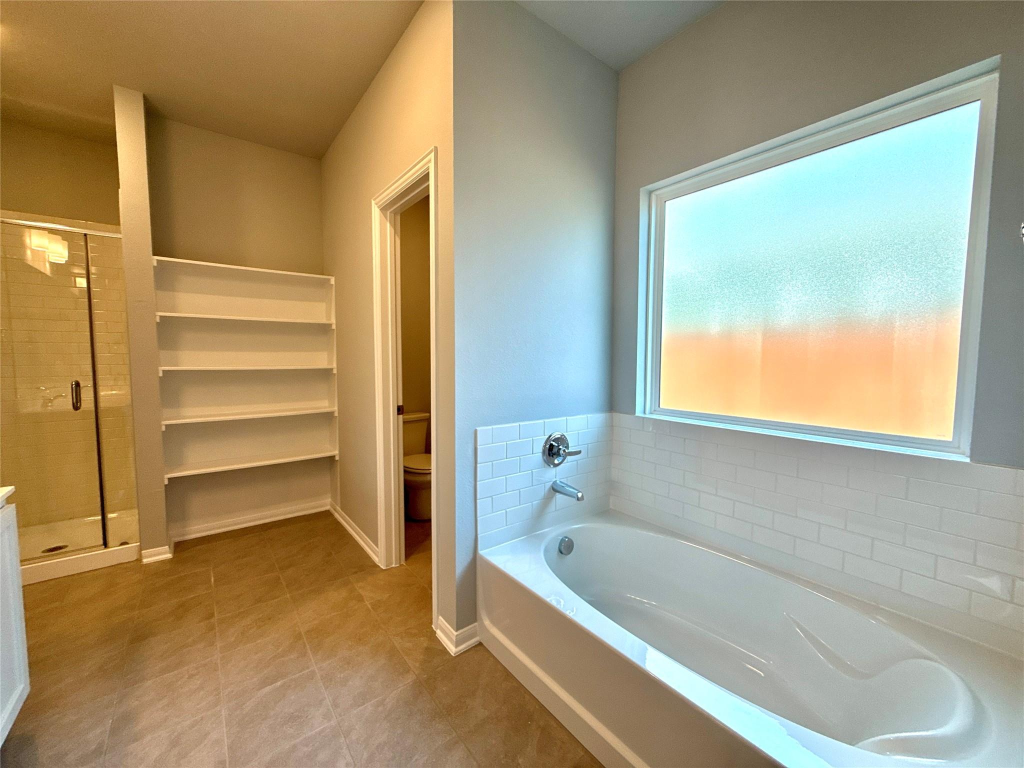 211 Bethany Creek Dr, Hutto, TX 78634