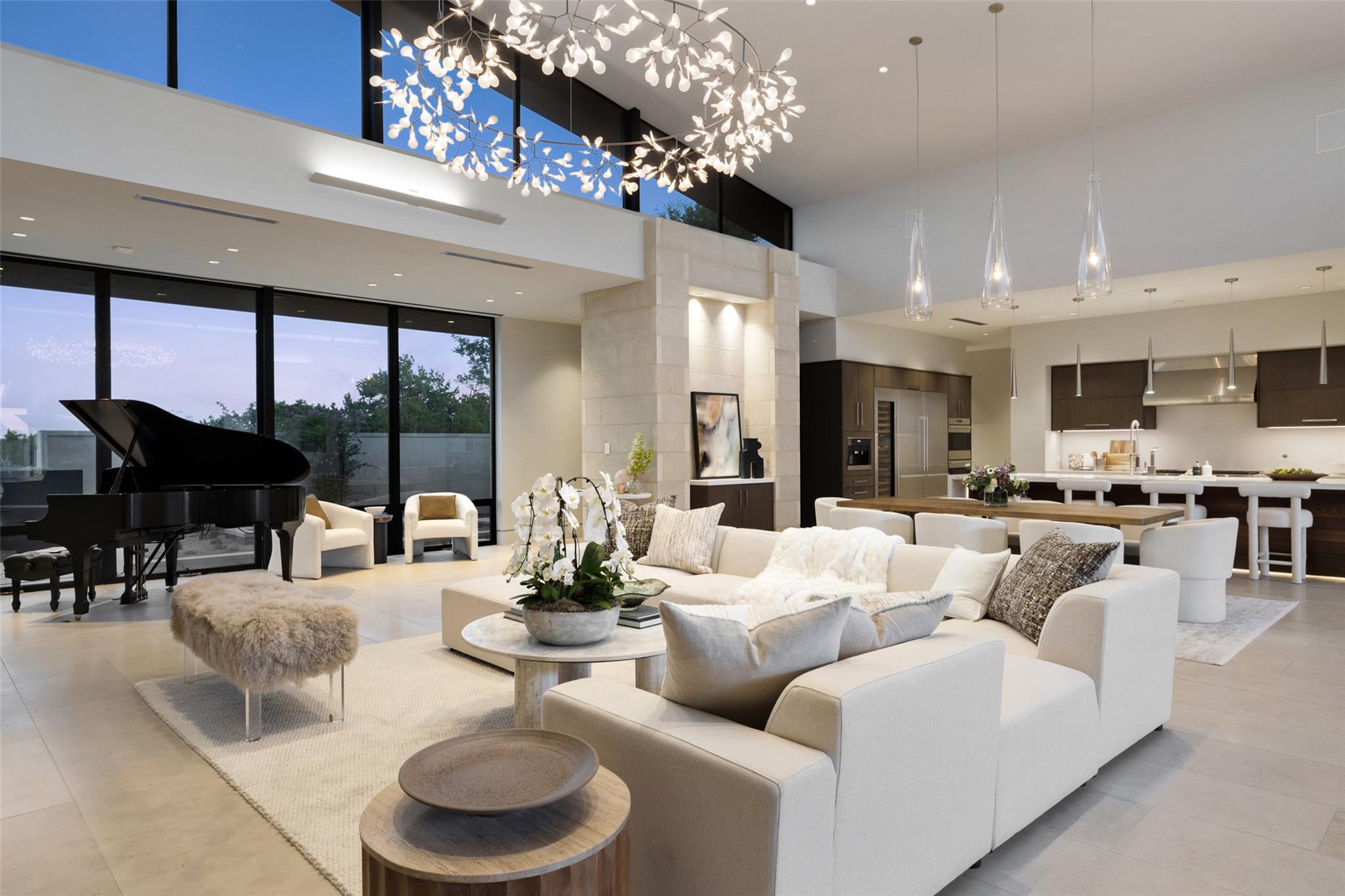 4416 AMARRA Dr, Austin, TX 78735