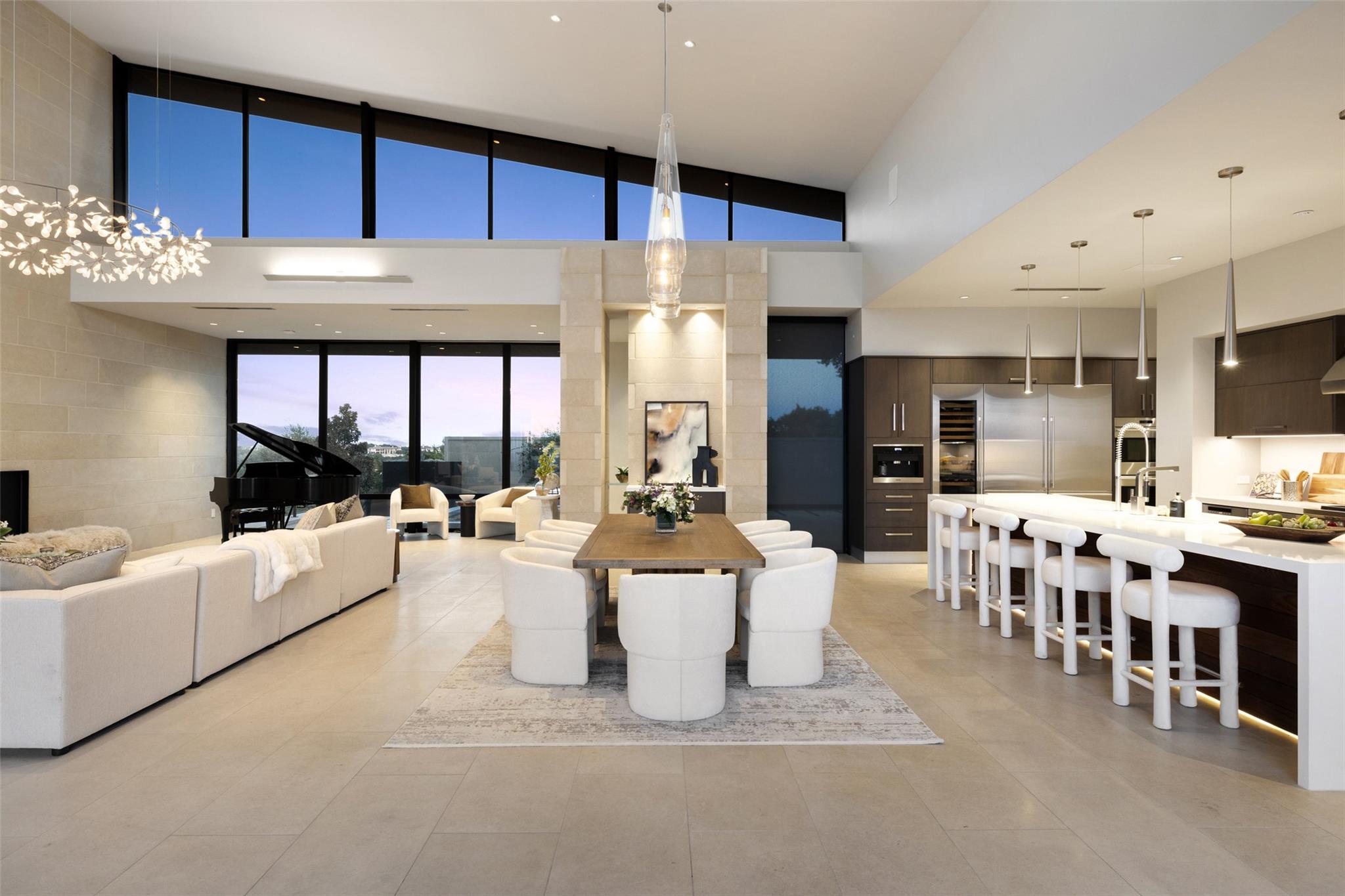 4416 AMARRA Dr, Austin, TX 78735