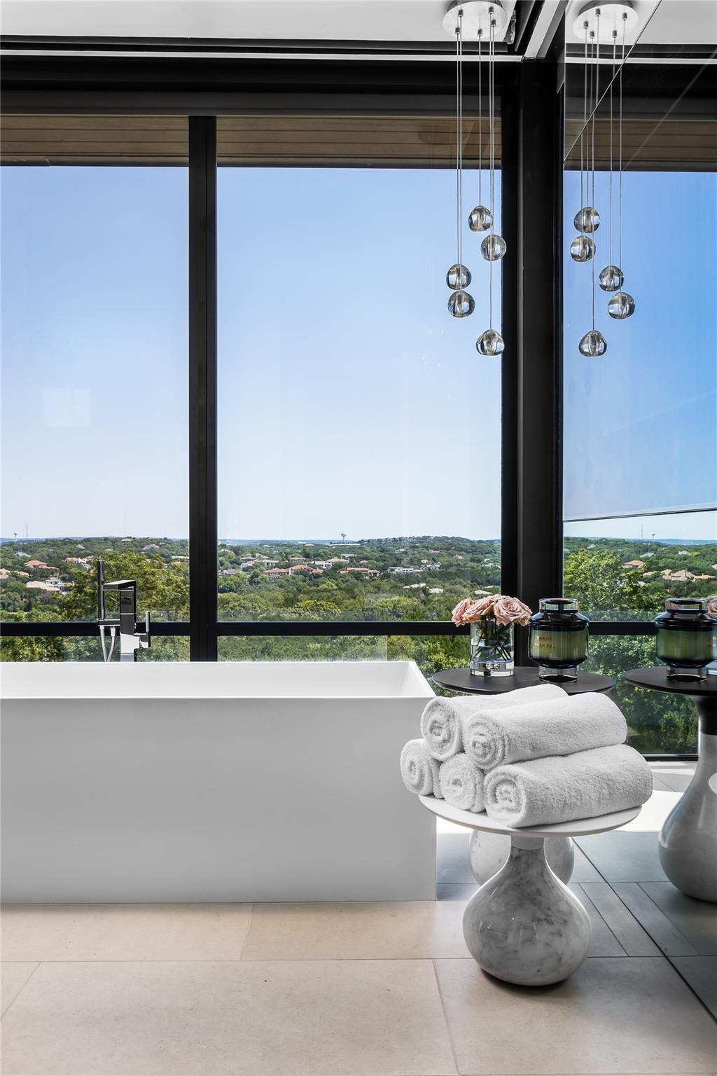 4416 AMARRA Dr, Austin, TX 78735