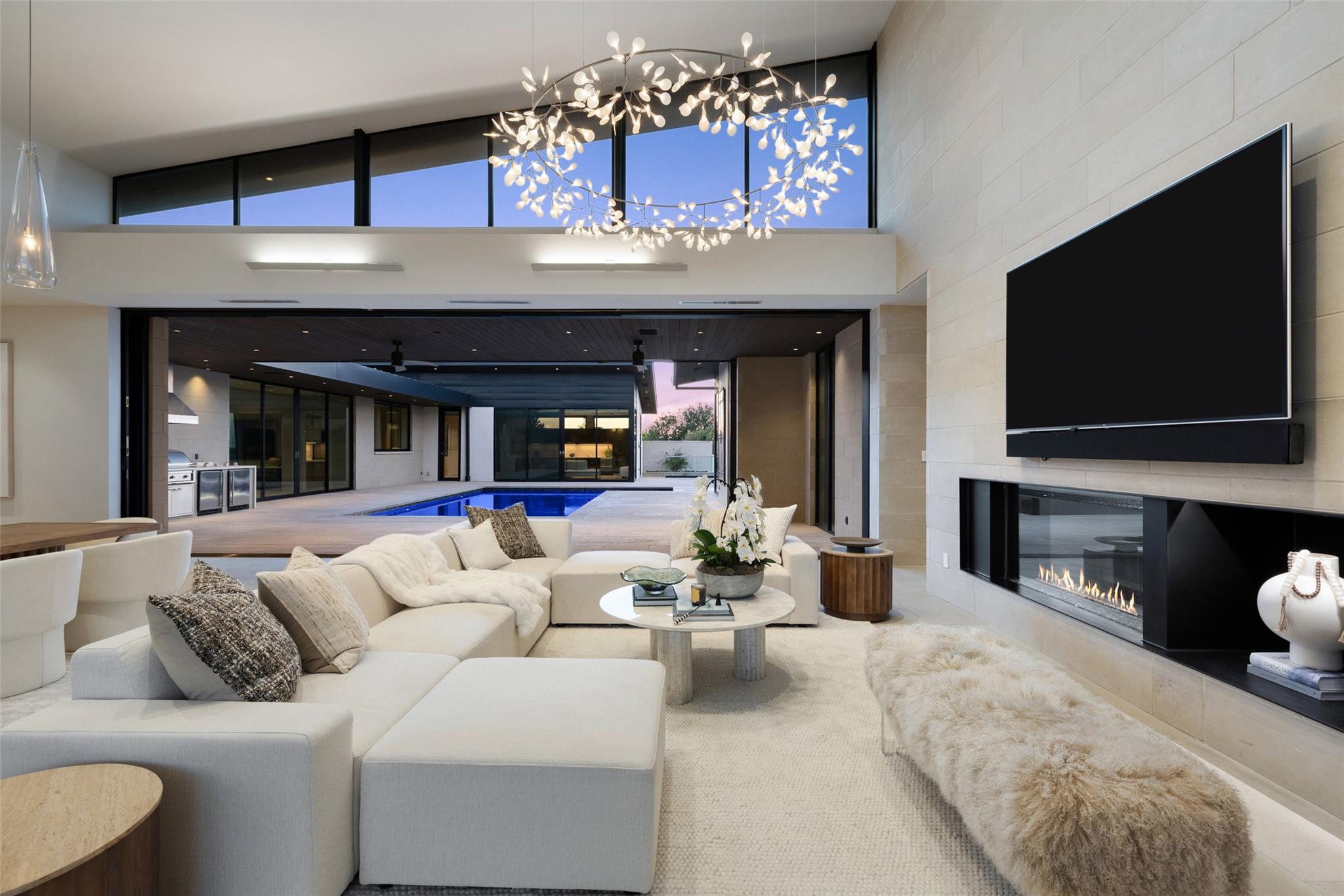 4416 AMARRA Dr, Austin, TX 78735