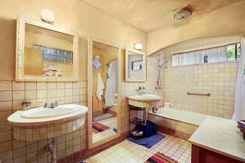 5803 Rittenhouse Shore Dr, Austin, TX 78734