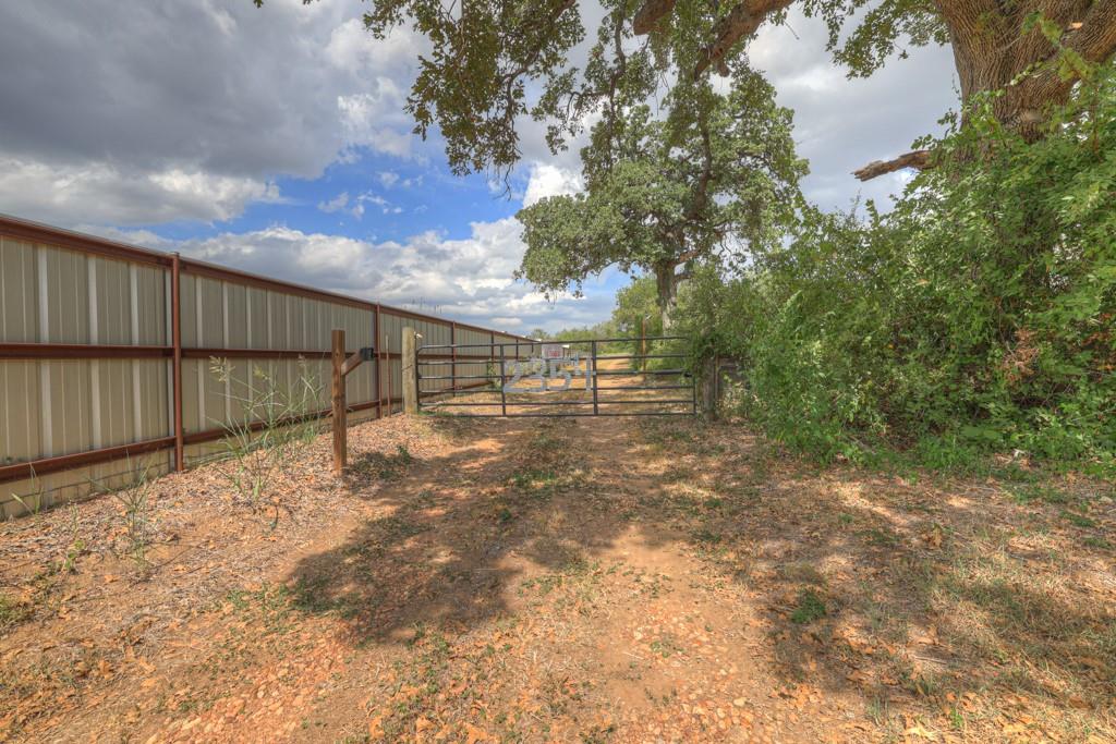 2354 Fm 2438, Seguin, TX 78155