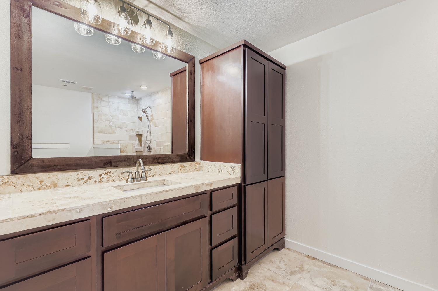 521 Dennis Dr, Round Rock, TX 78664