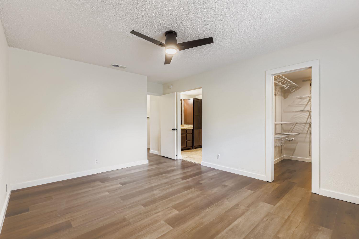 521 Dennis Dr, Round Rock, TX 78664