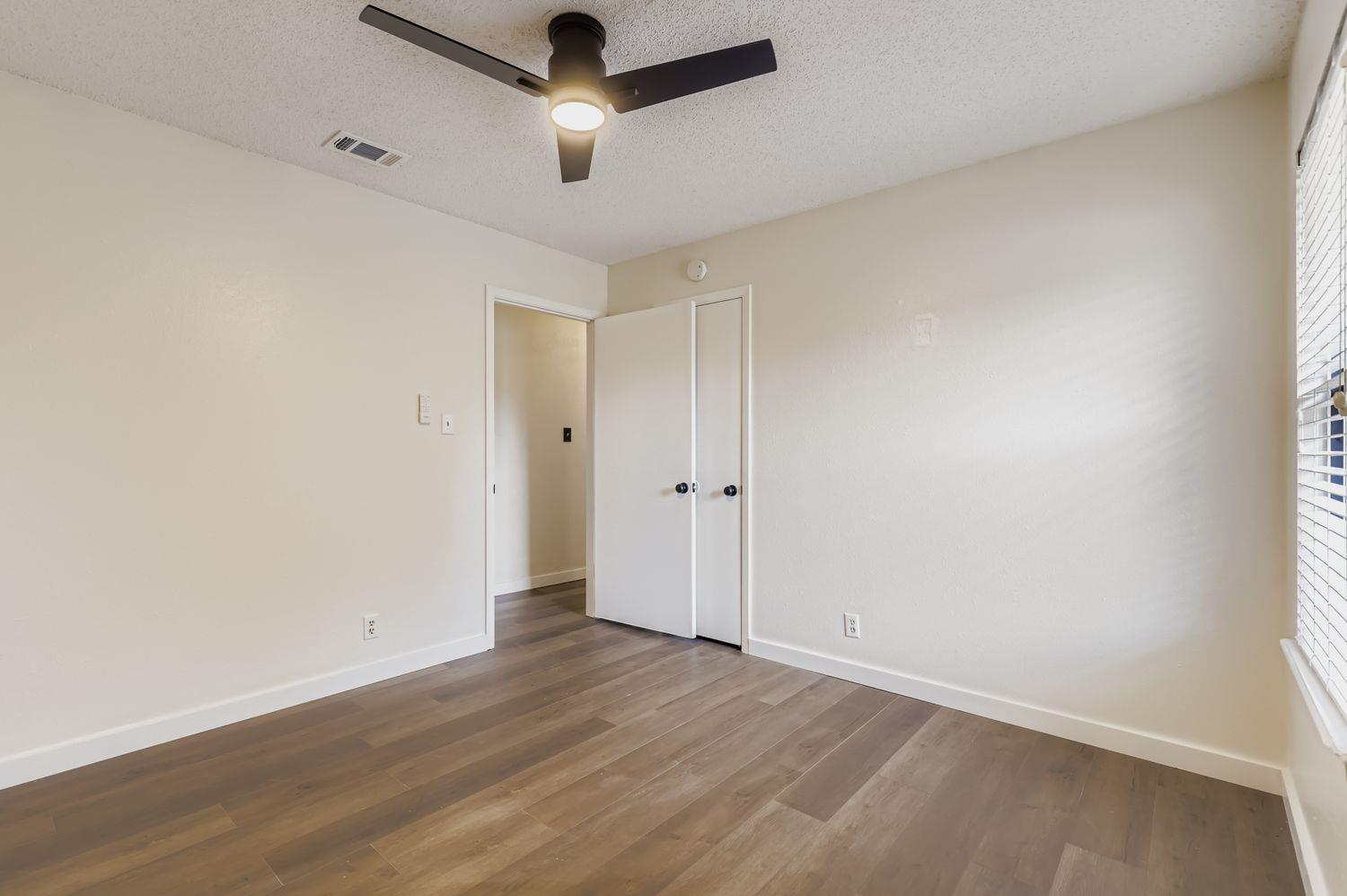 521 Dennis Dr, Round Rock, TX 78664