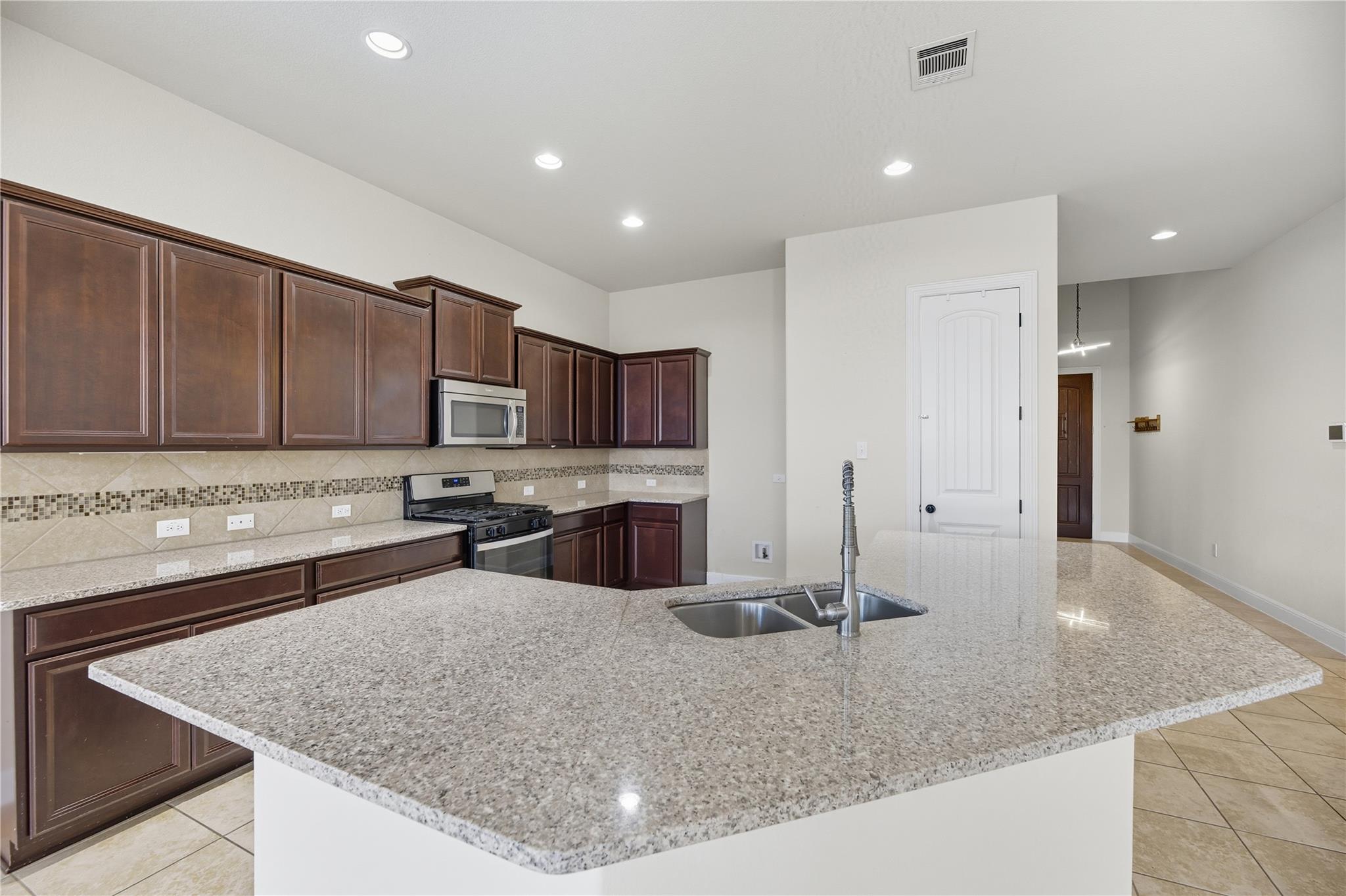 426 Vista Gardens Dr, Buda, TX 78610