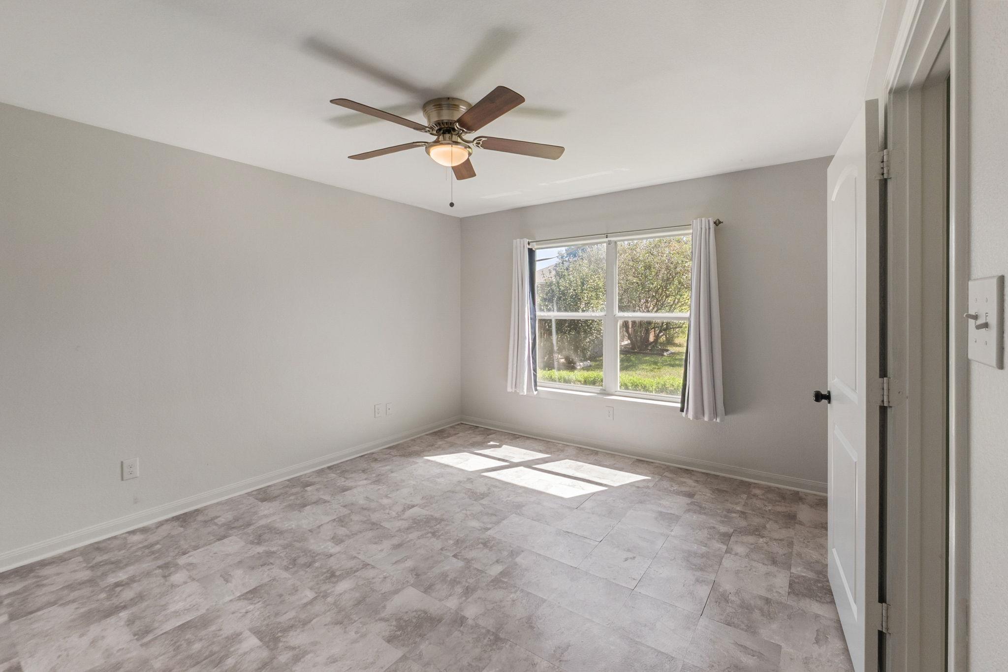 233 J E Brown Ln, Jarrell, TX 76537