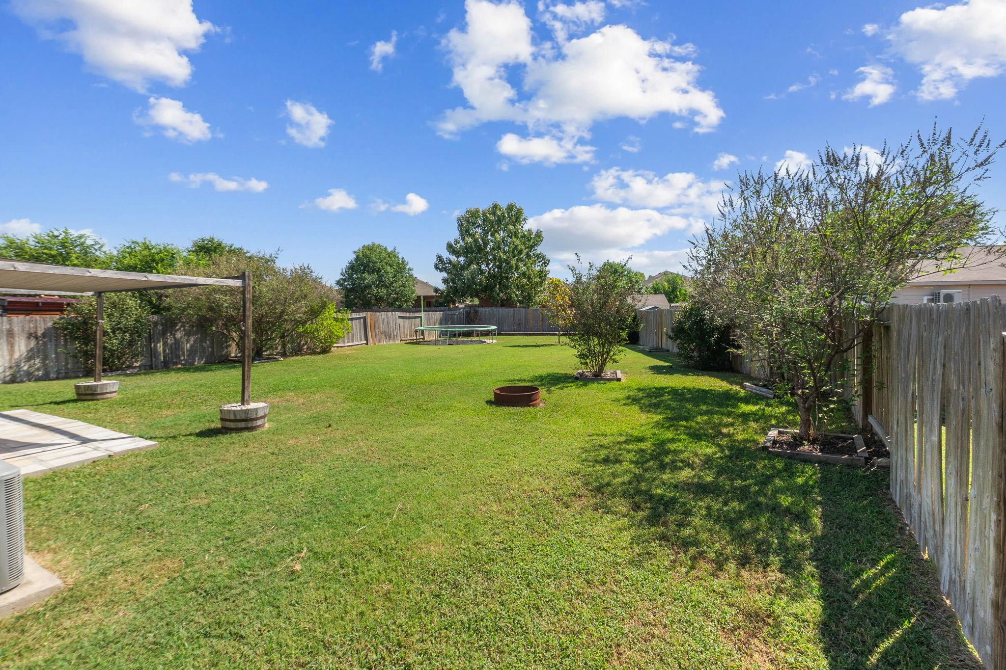 233 J E Brown Ln, Jarrell, TX 76537