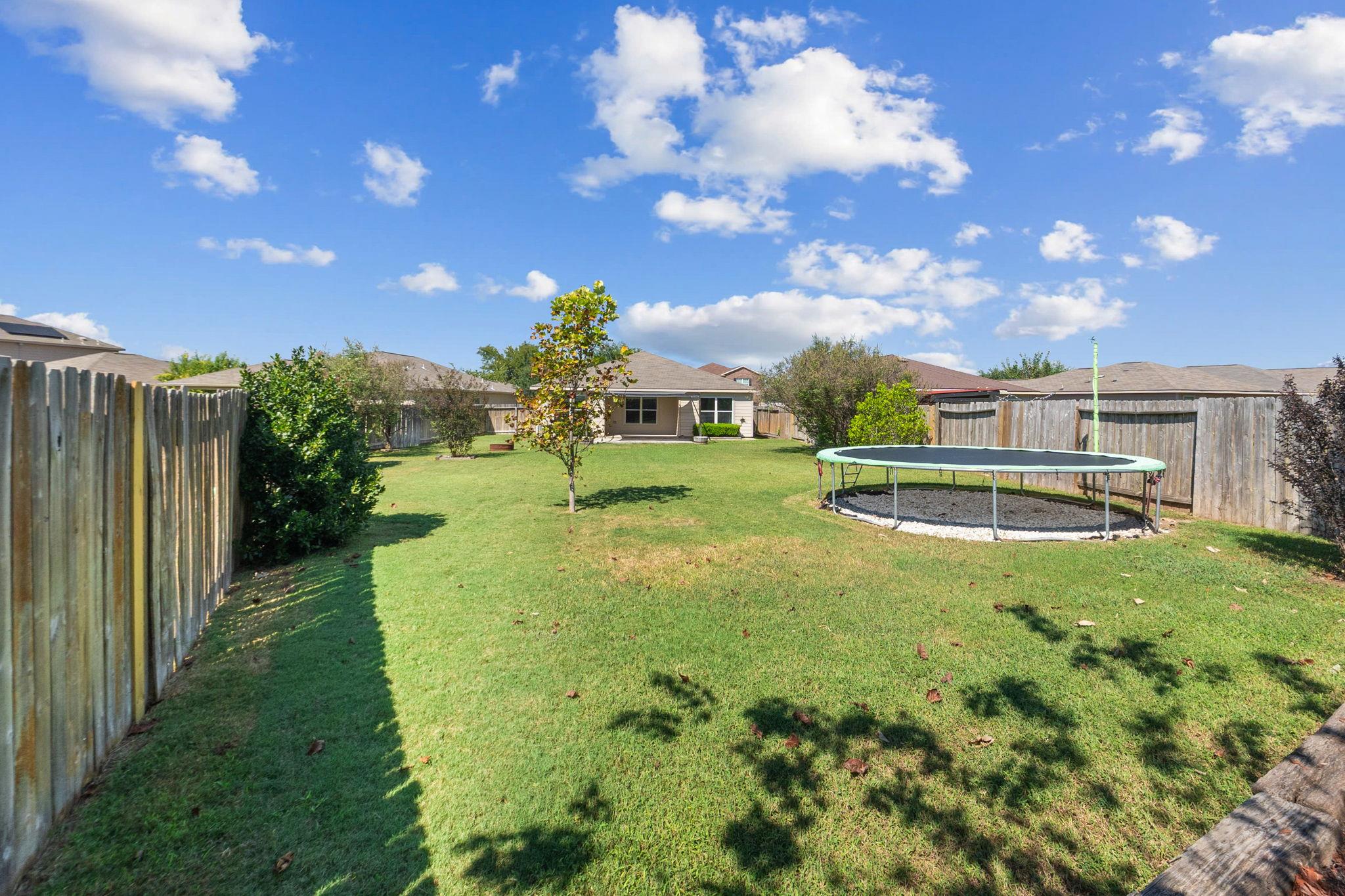 233 J E Brown Ln, Jarrell, TX 76537