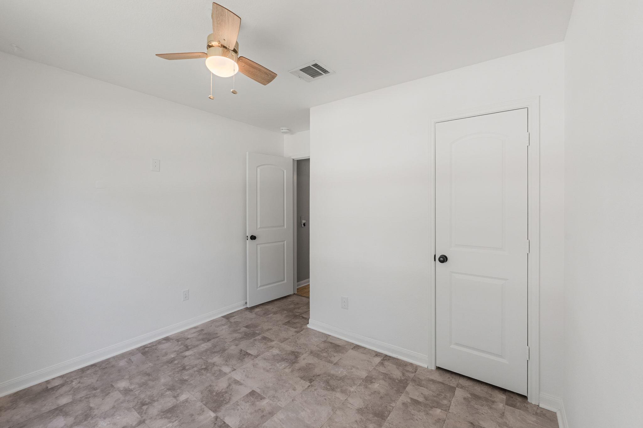 233 J E Brown Ln, Jarrell, TX 76537