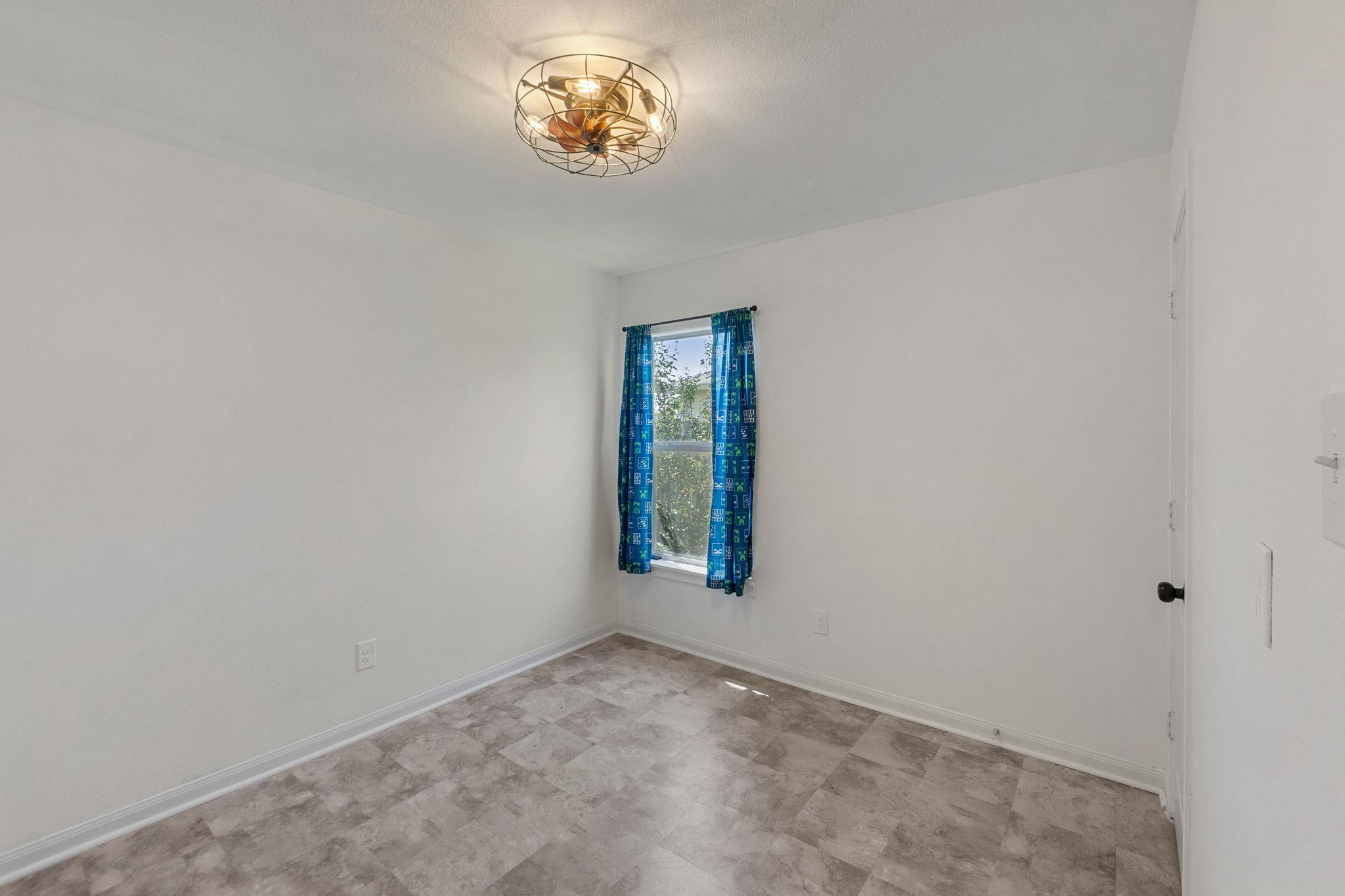 233 J E Brown Ln, Jarrell, TX 76537