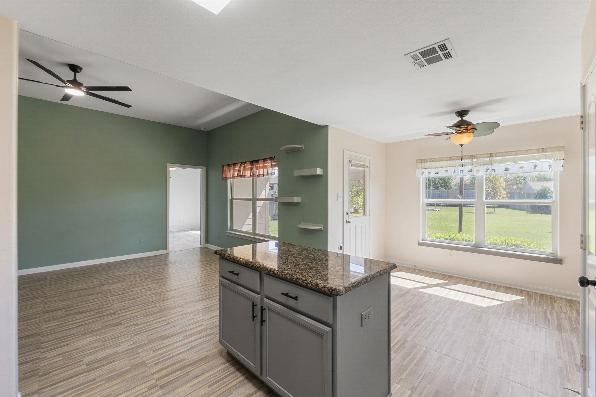 233 J E Brown Ln, Jarrell, TX 76537