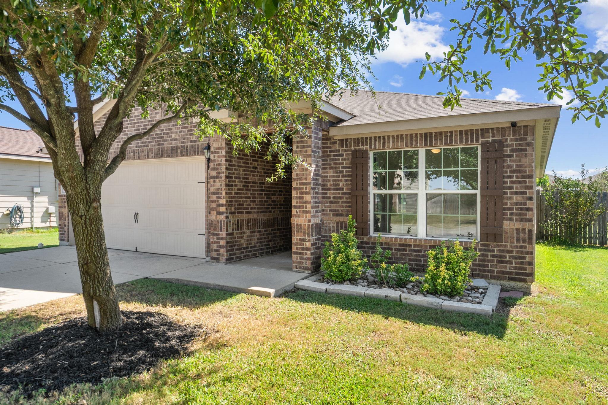 233 J E Brown Ln, Jarrell, TX 76537