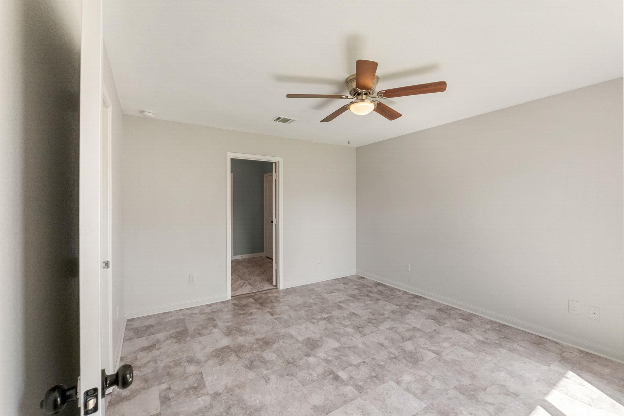 233 J E Brown Ln, Jarrell, TX 76537