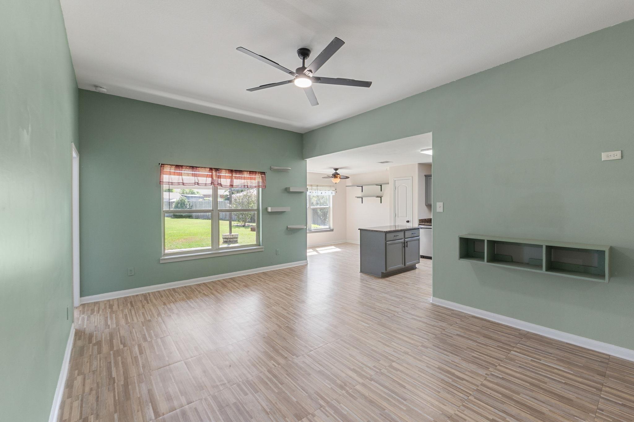 233 J E Brown Ln, Jarrell, TX 76537