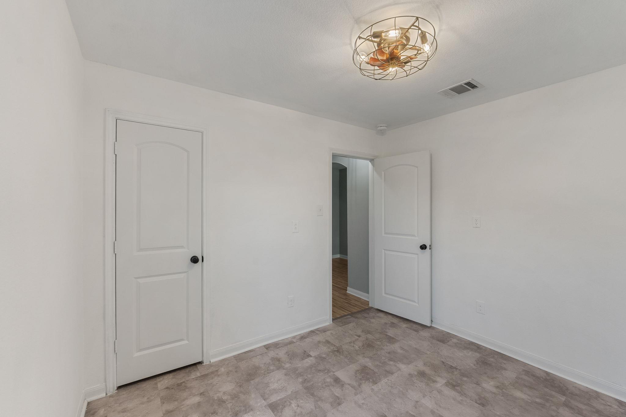 233 J E Brown Ln, Jarrell, TX 76537