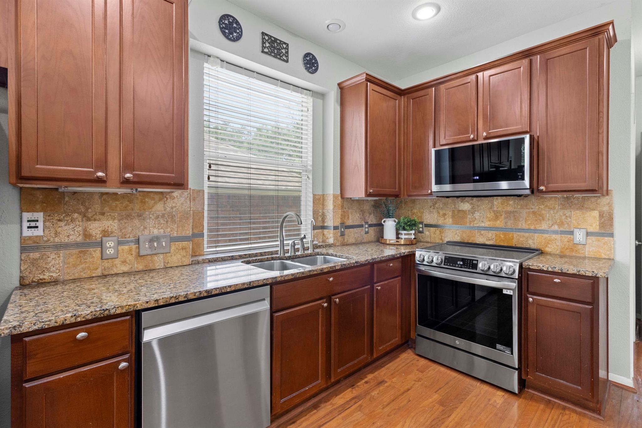 6531 Clairmont Dr, Austin, TX 78749