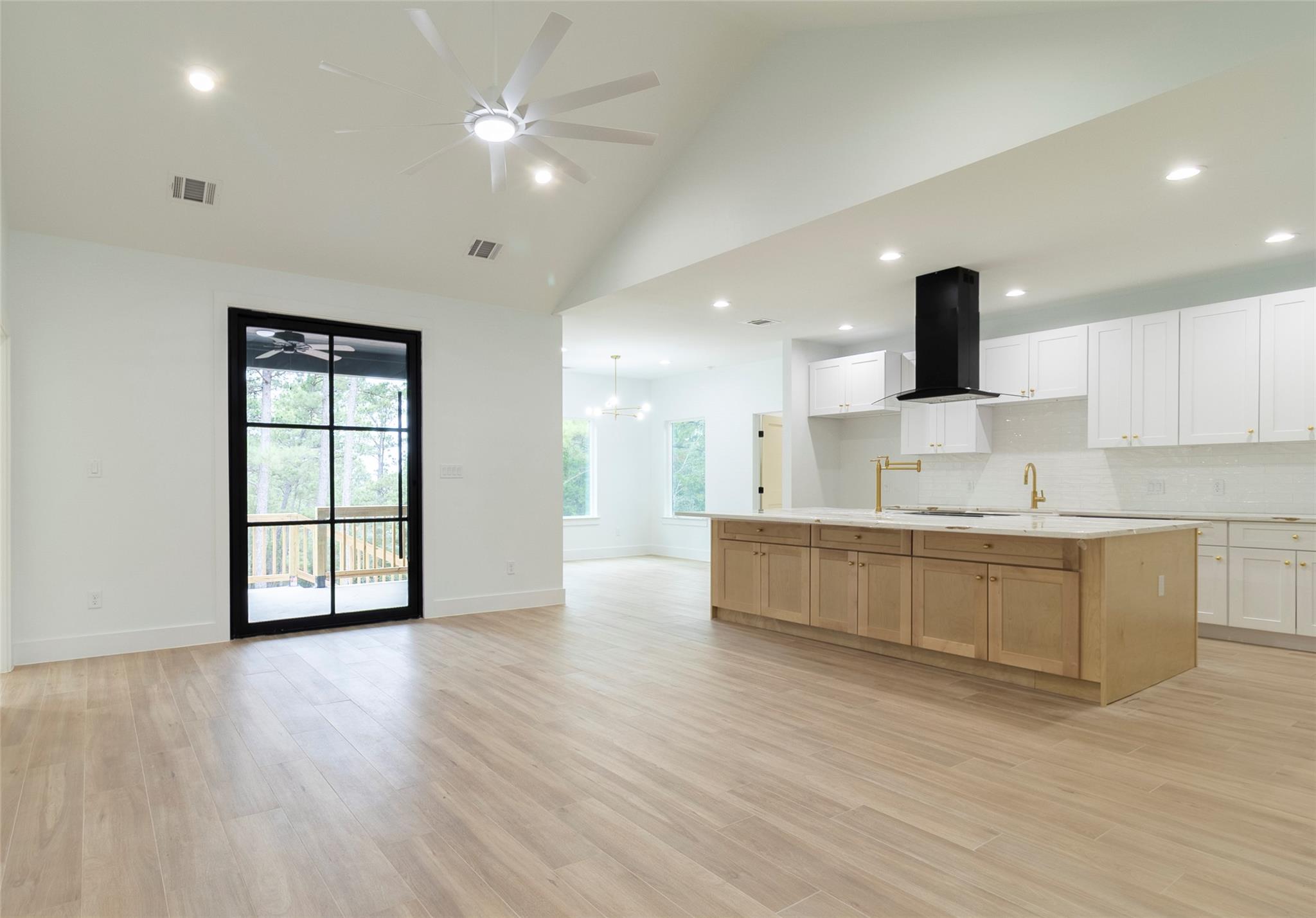 109 E Keanahalululu Ln, Bastrop, TX 78602