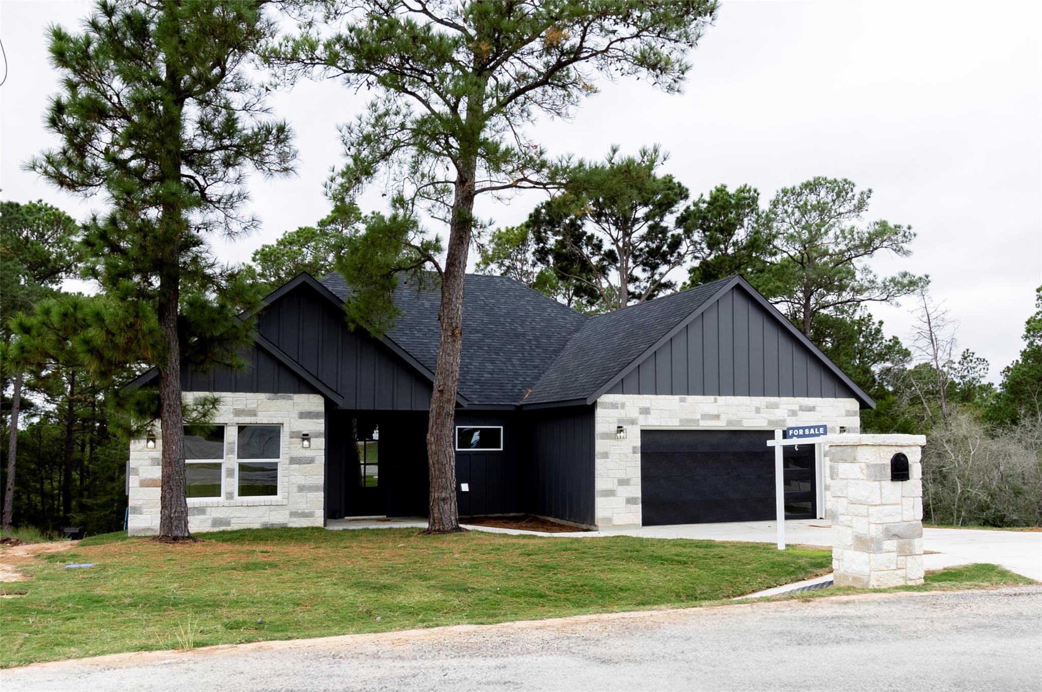 109 E Keanahalululu Ln, Bastrop, TX 78602