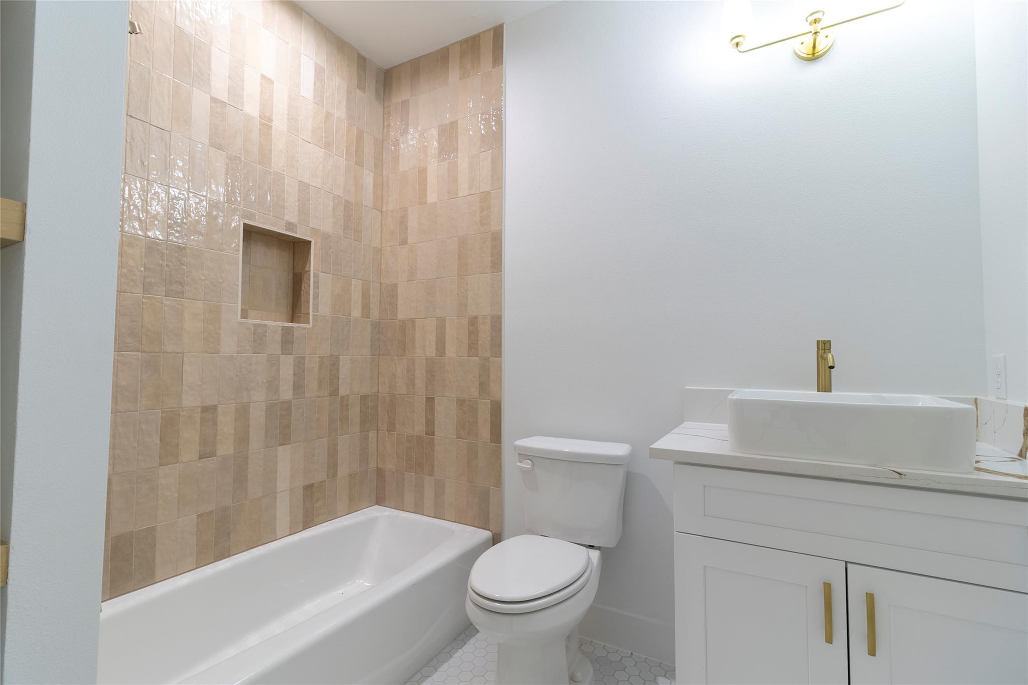 109 E Keanahalululu Ln, Bastrop, TX 78602