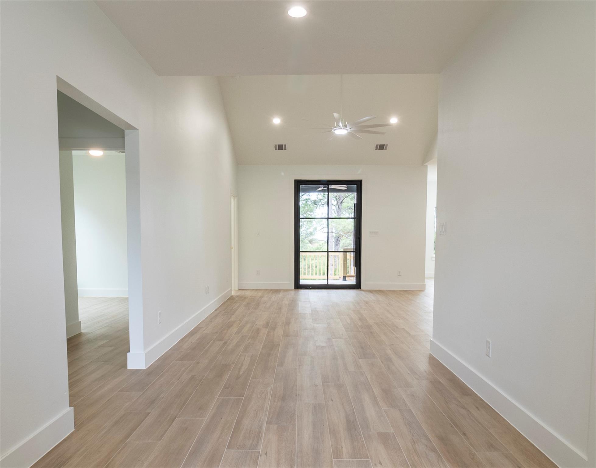 109 E Keanahalululu Ln, Bastrop, TX 78602