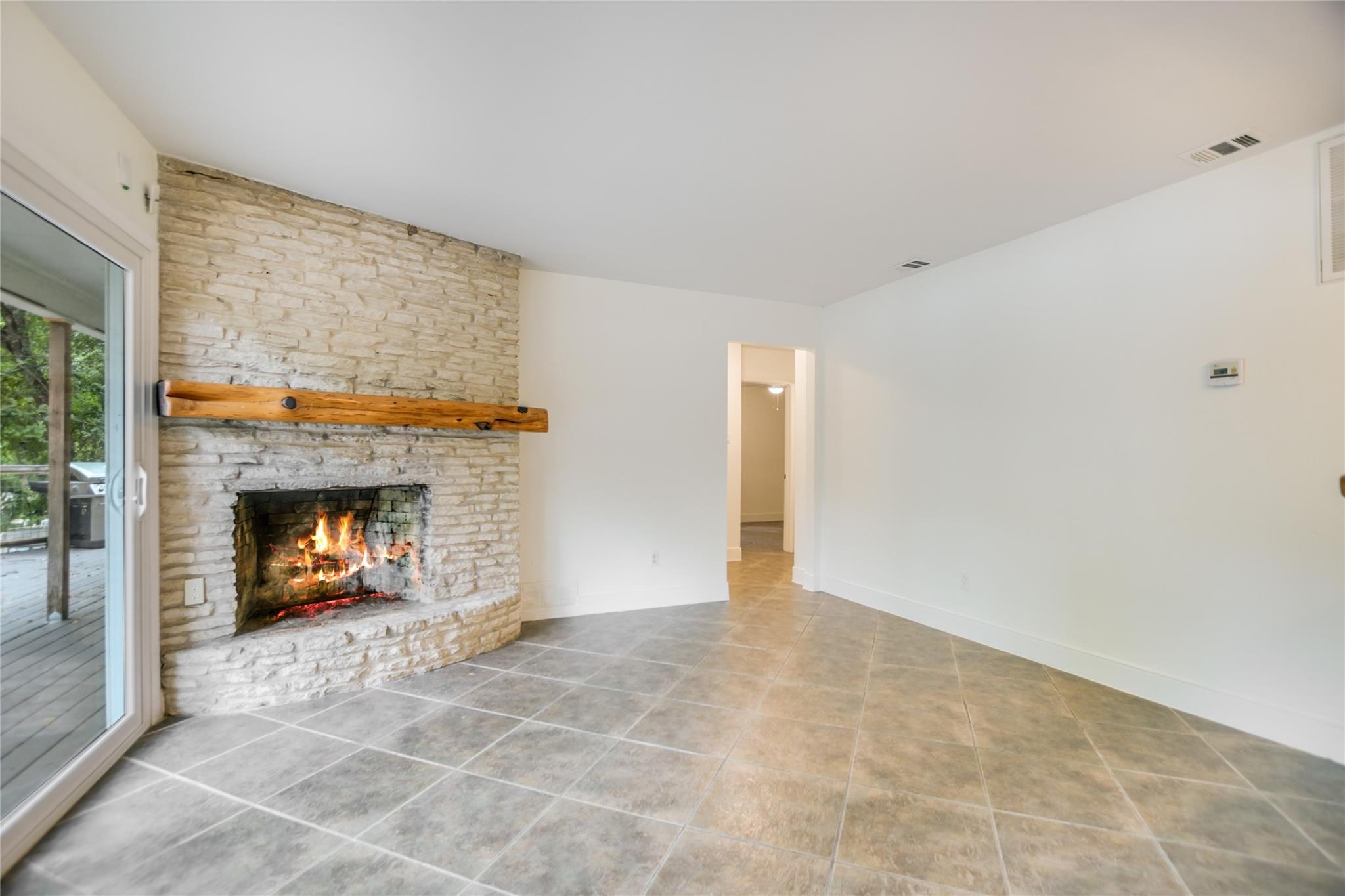 2903 Edgewater Dr # A, Austin, TX 78733