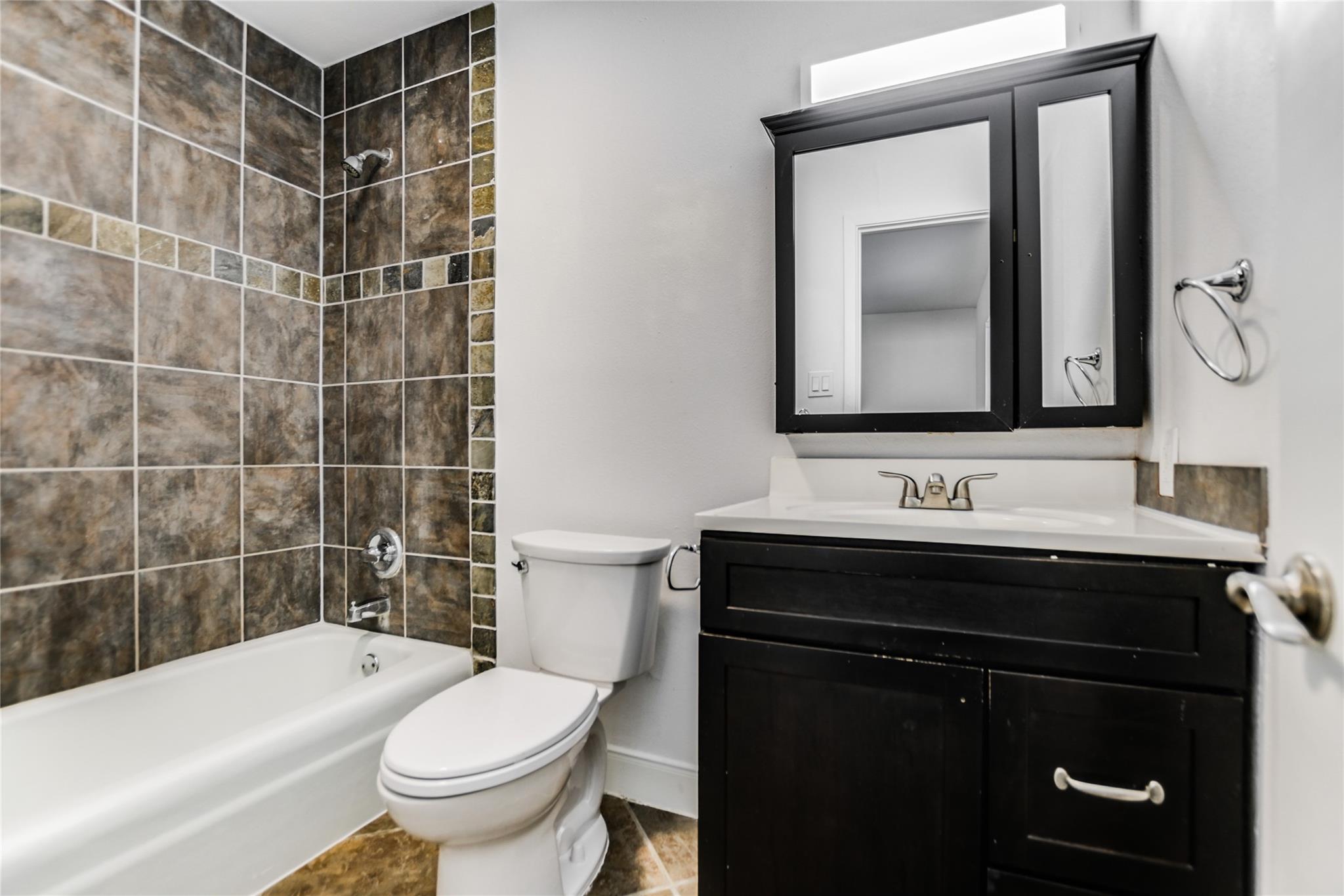 2903 Edgewater Dr # A, Austin, TX 78733