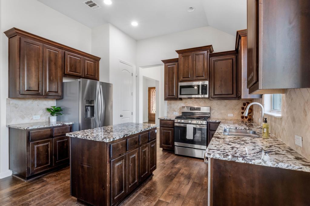 2849 Coral Valley Dr, Leander, TX 78641