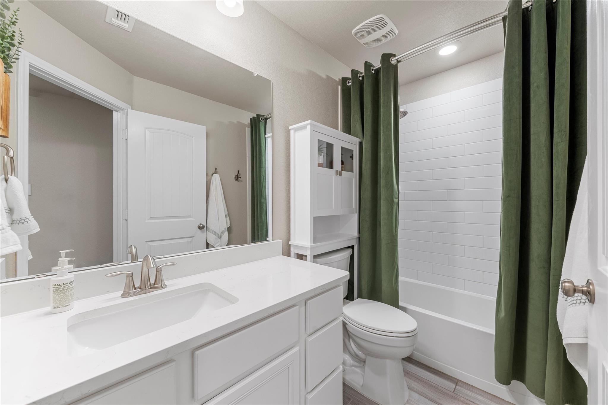 5743 St Charles Dr, Belton, TX 76513