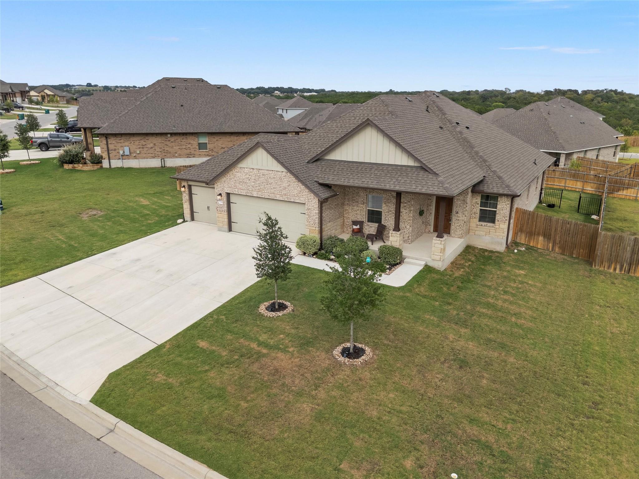 5743 St Charles Dr, Belton, TX 76513